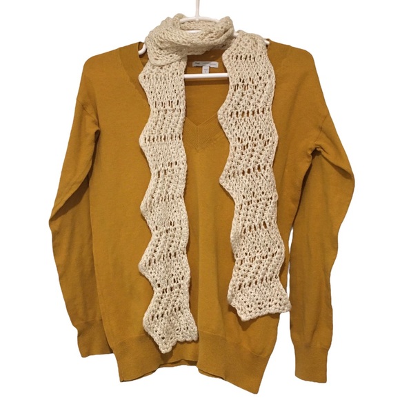 HANDMADE Crochet Zigzag Skinny Scarf - Cream / Off White, Skinny, Minimalist - Picture 4 of 5